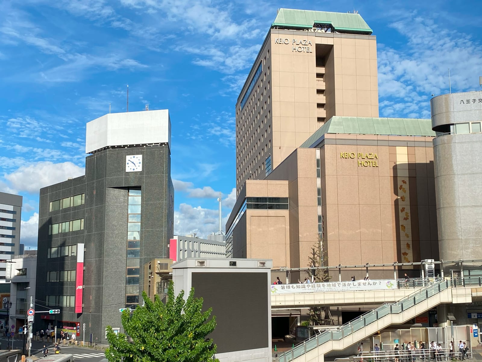 Keio Plaza Hotel Hachioji next to the pedestrian deck by JR Hachioji Station